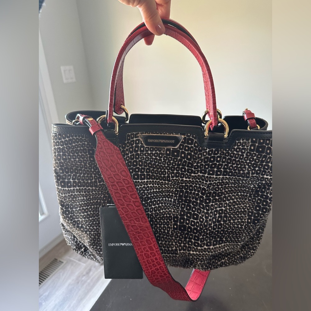 🔥last call!NWT authentic Emporio Armani leather handbag with leopard print.
